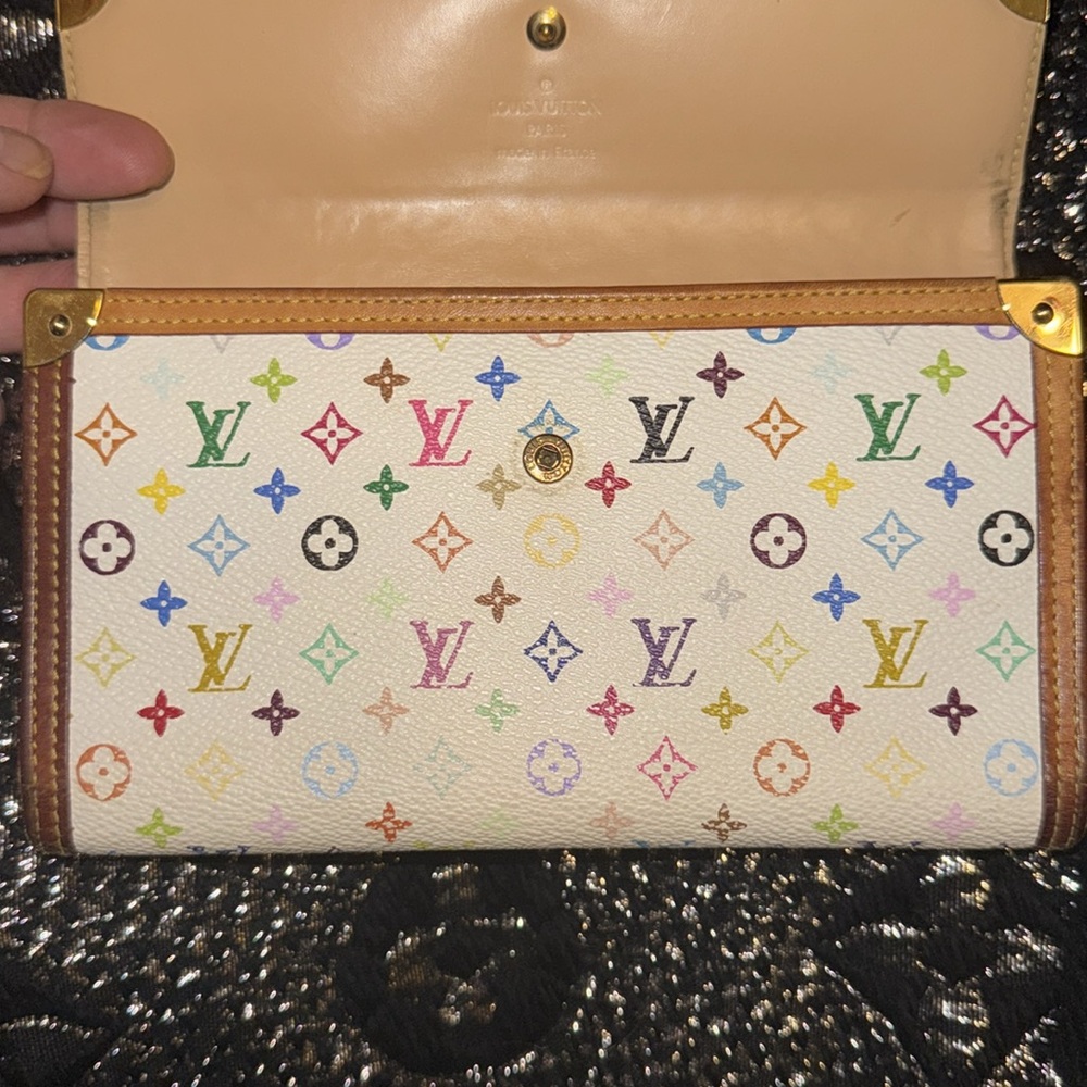 Women’s or Men’s Louis Vuitton MURAKAMI monogram Porte Trevor Wallet! Preloved❤️ - Picture 9 of 17